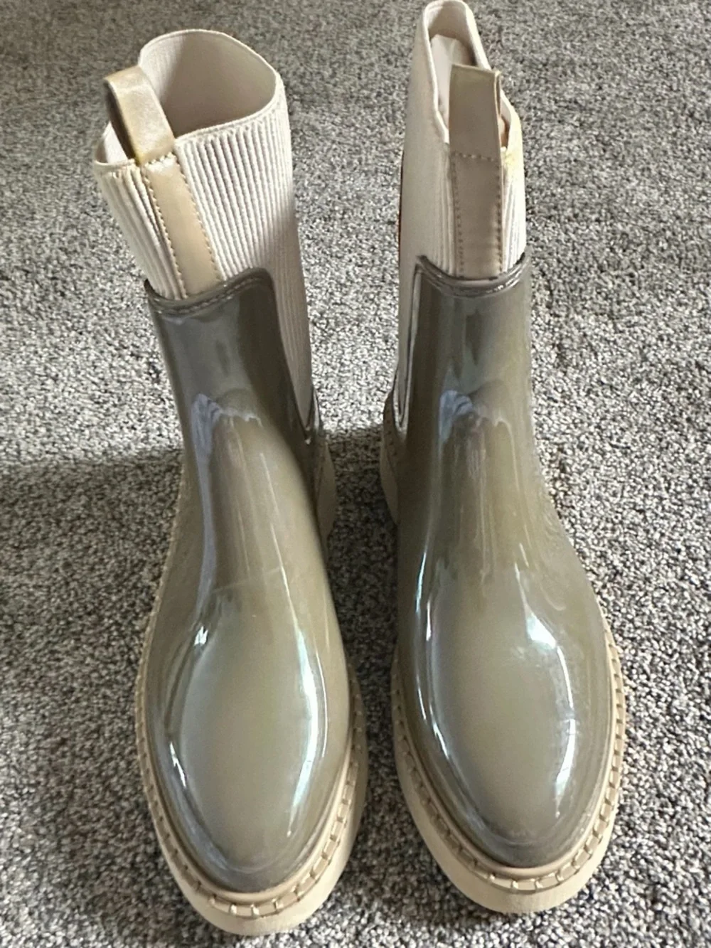 Dolce Vita Woman’s Tropic H2O Boots Size 9 NWT Waterproof Dk Moss
